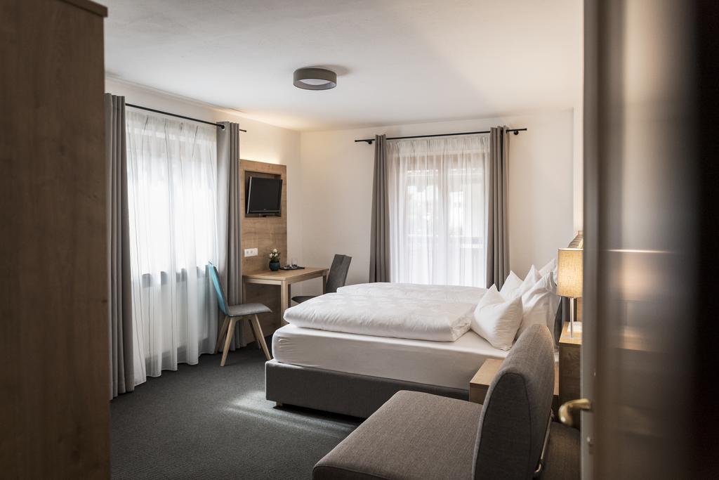 Garni Gruenau Hotel San Martino In Passiria  ภายนอก รูปภาพ